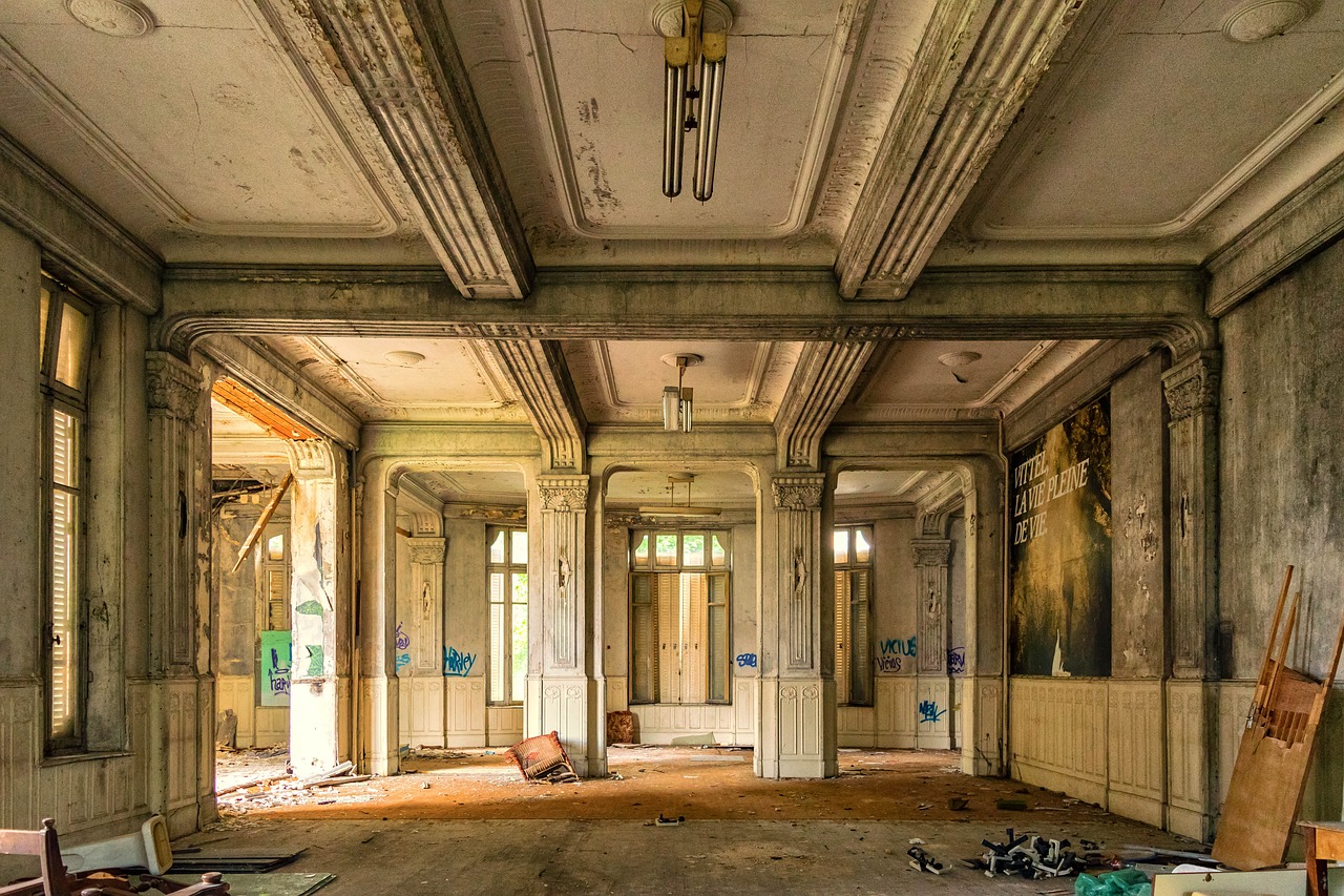 room, space, lost places-1609571.jpg