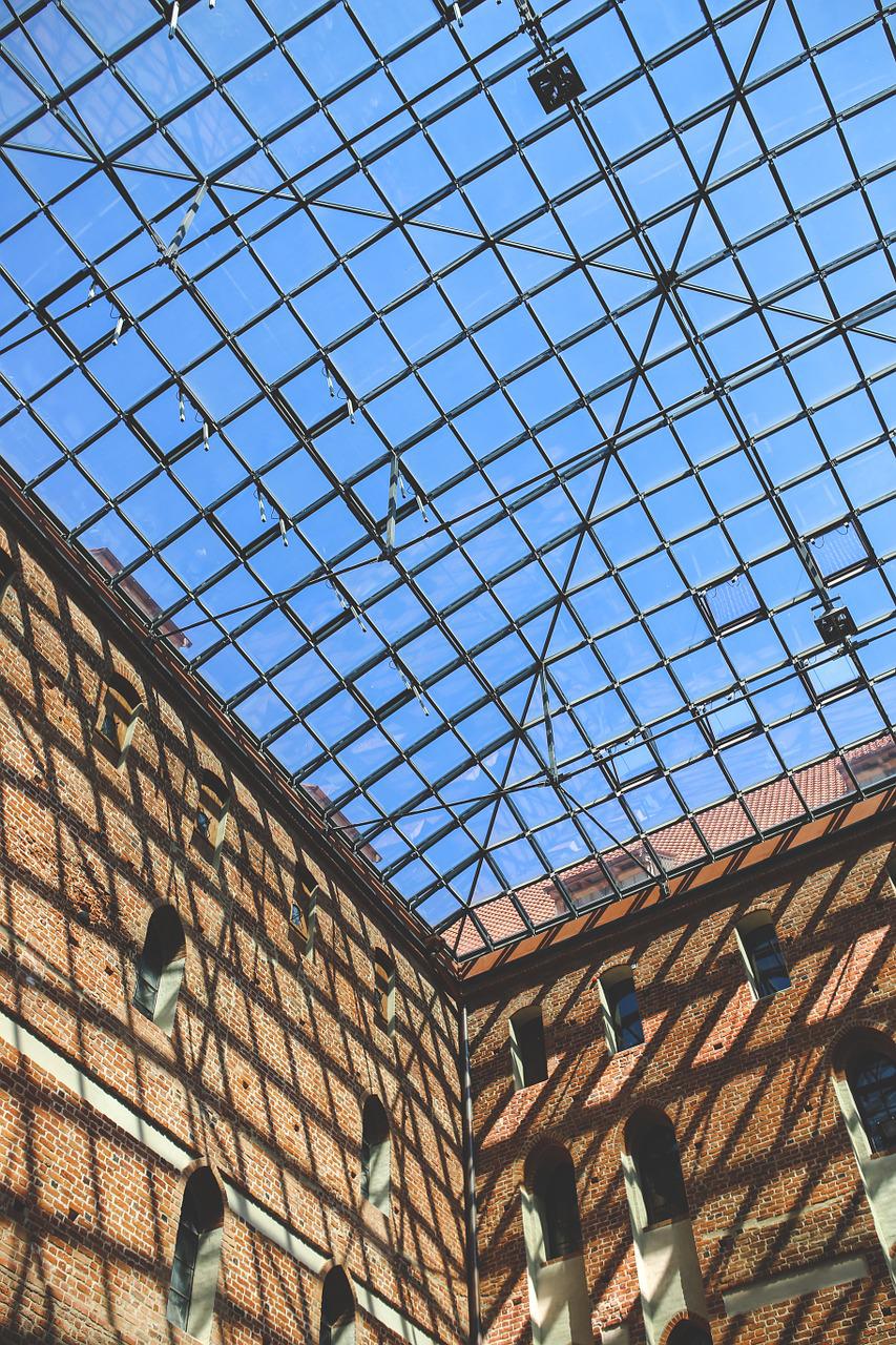 glass, roof, castle-791512.jpg